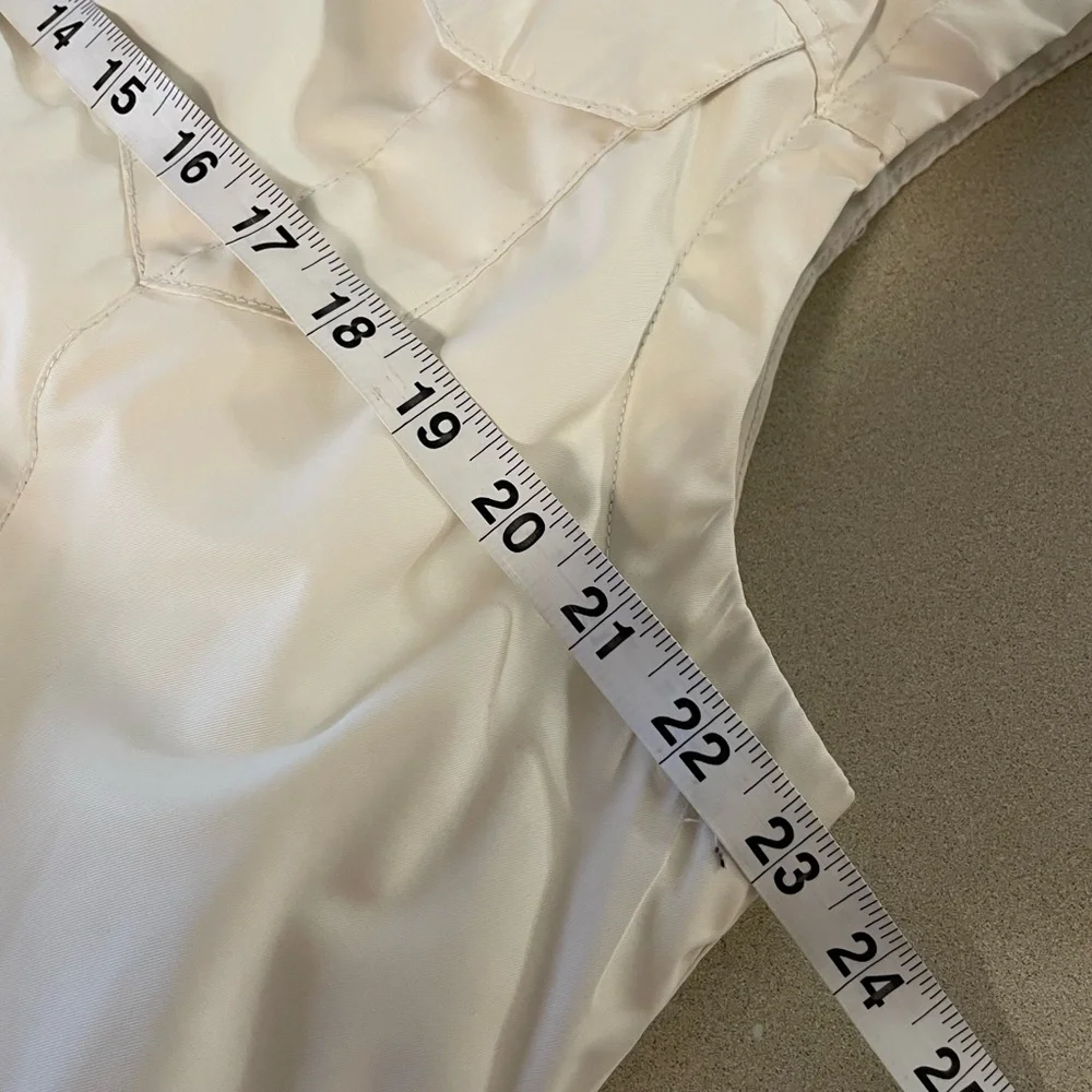 Columbia Sportwear Women's White Puffer Vest Women's XL - Picture 14 of 15